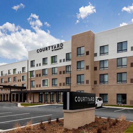 Готель Courtyard By Marriott East Lansing Okemos Екстер'єр фото